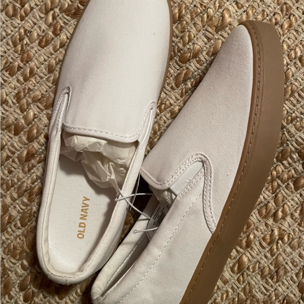 Old Navy women’s size 9 White and Tan Slip-On Loafers